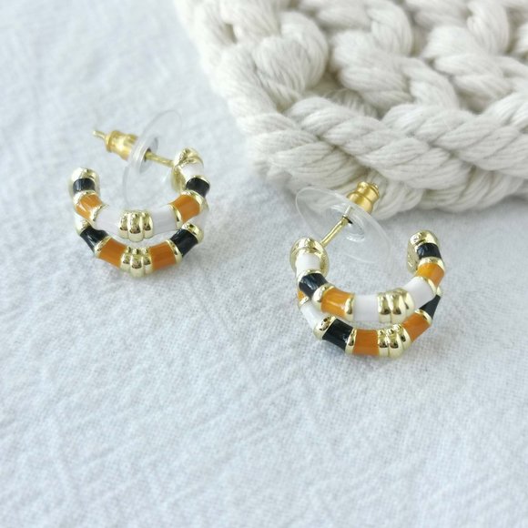 Authentic Kendra Scott Essie - Gold Neutral Mix Huggie Earring - Picture 2 of 3